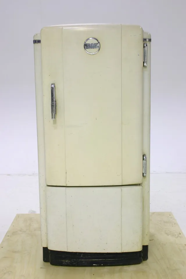 Vintage Crosley Shelvador refrigerator